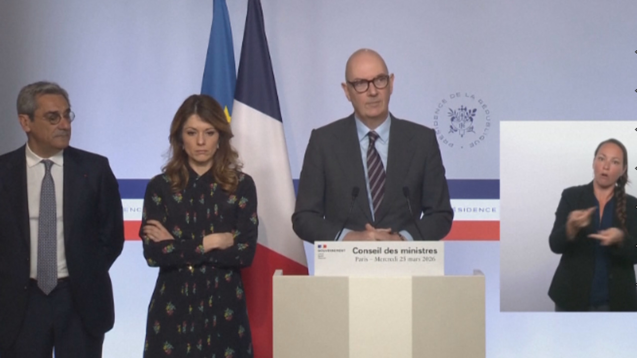 Business - France confirms oil crisis, says 30-40% Gulf energy infrastructure destroyed