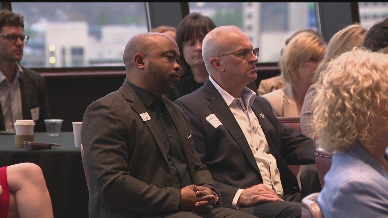 Business leaders and legislators gather for discussion in Youngstown