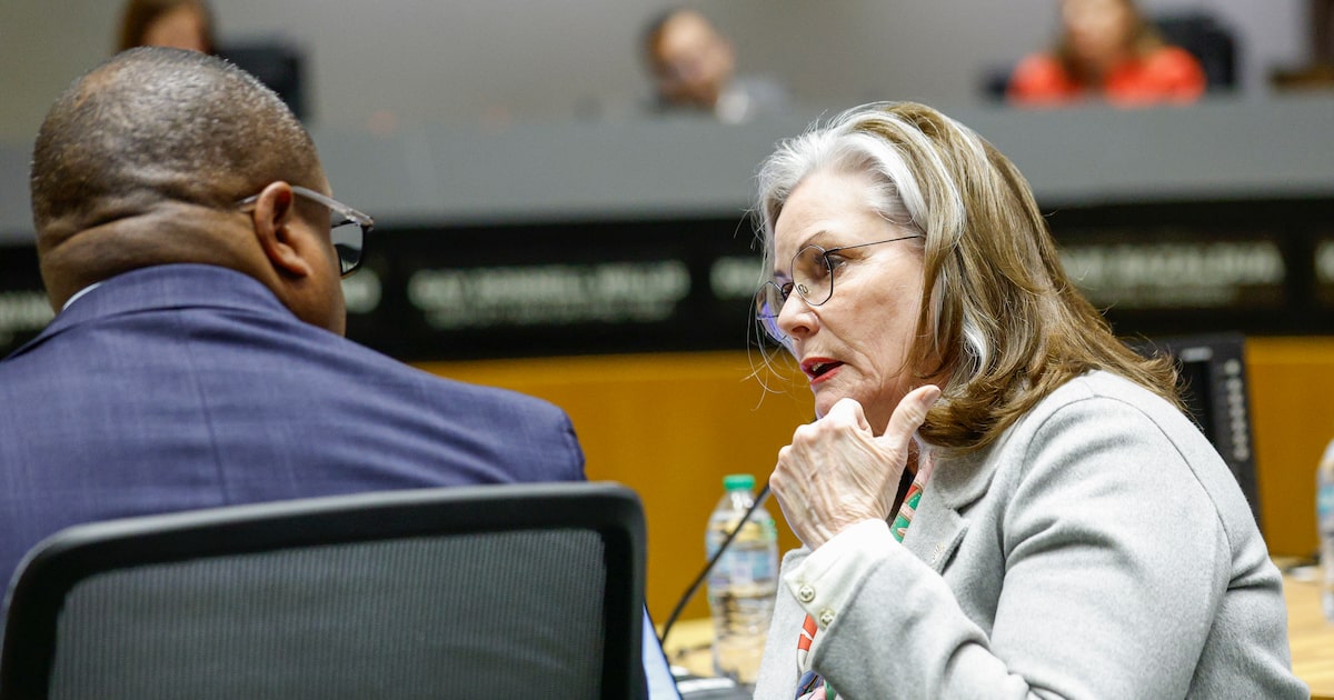 Emails reveal unseen maneuvering as Dallas debates City Hall’s future, business strategy