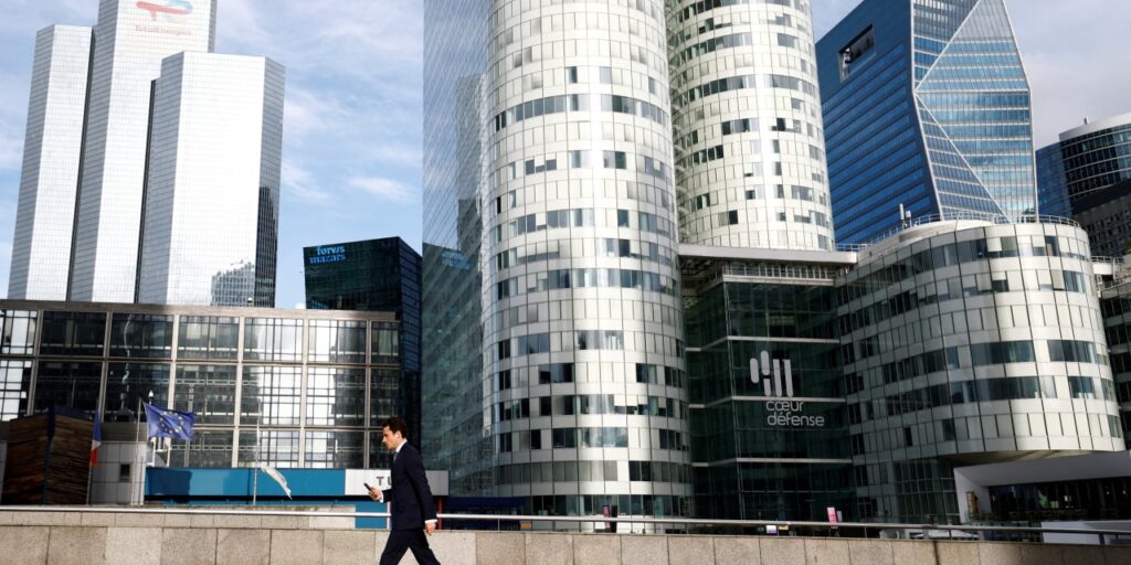 Eurozone Business Confidence Falls on Iran War