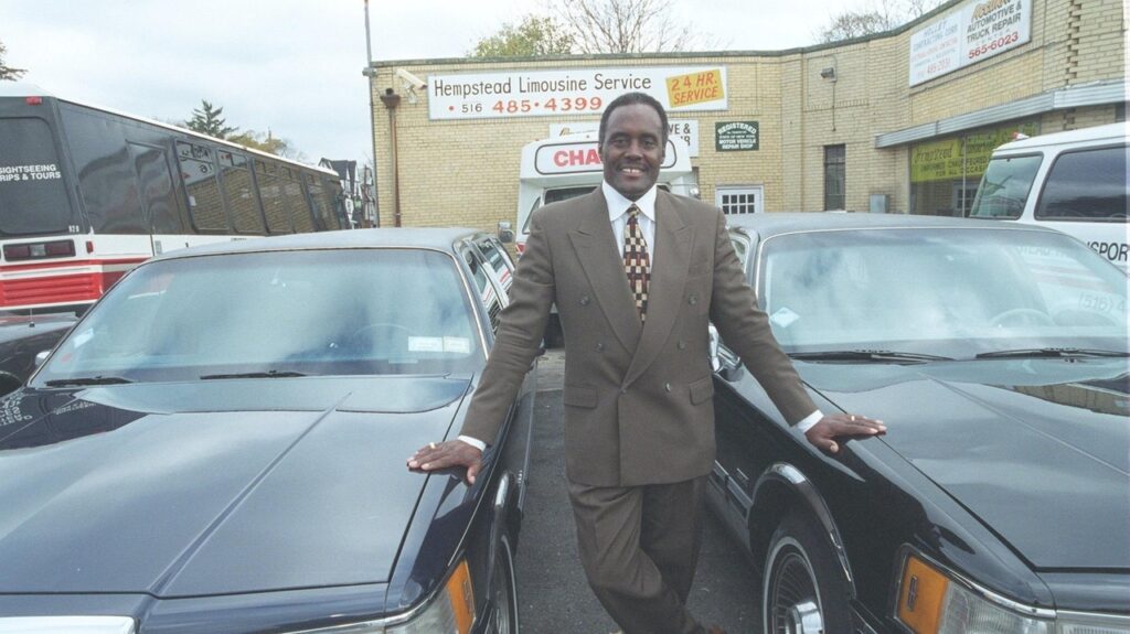 Henry Holley, of Hempstead, self-made business leader, dies at 86