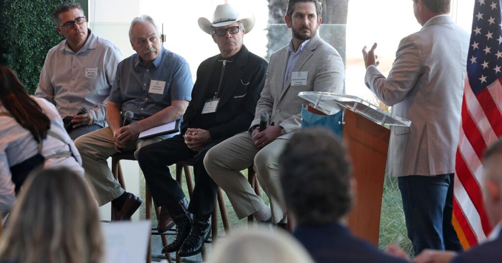 Huntington Beach business leaders talk shop at mayor's breakfast