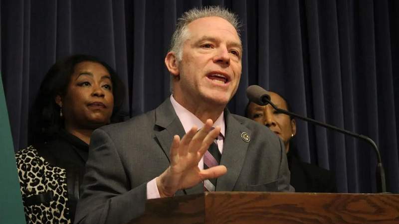 Illinois GOP senators urge action on business, worker tax relief