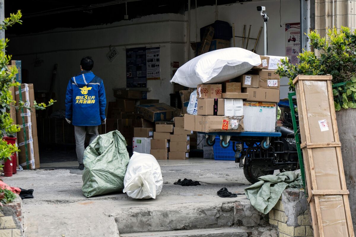 Iran Strikes Snarl E-Commerce Delivery Times to Middle East