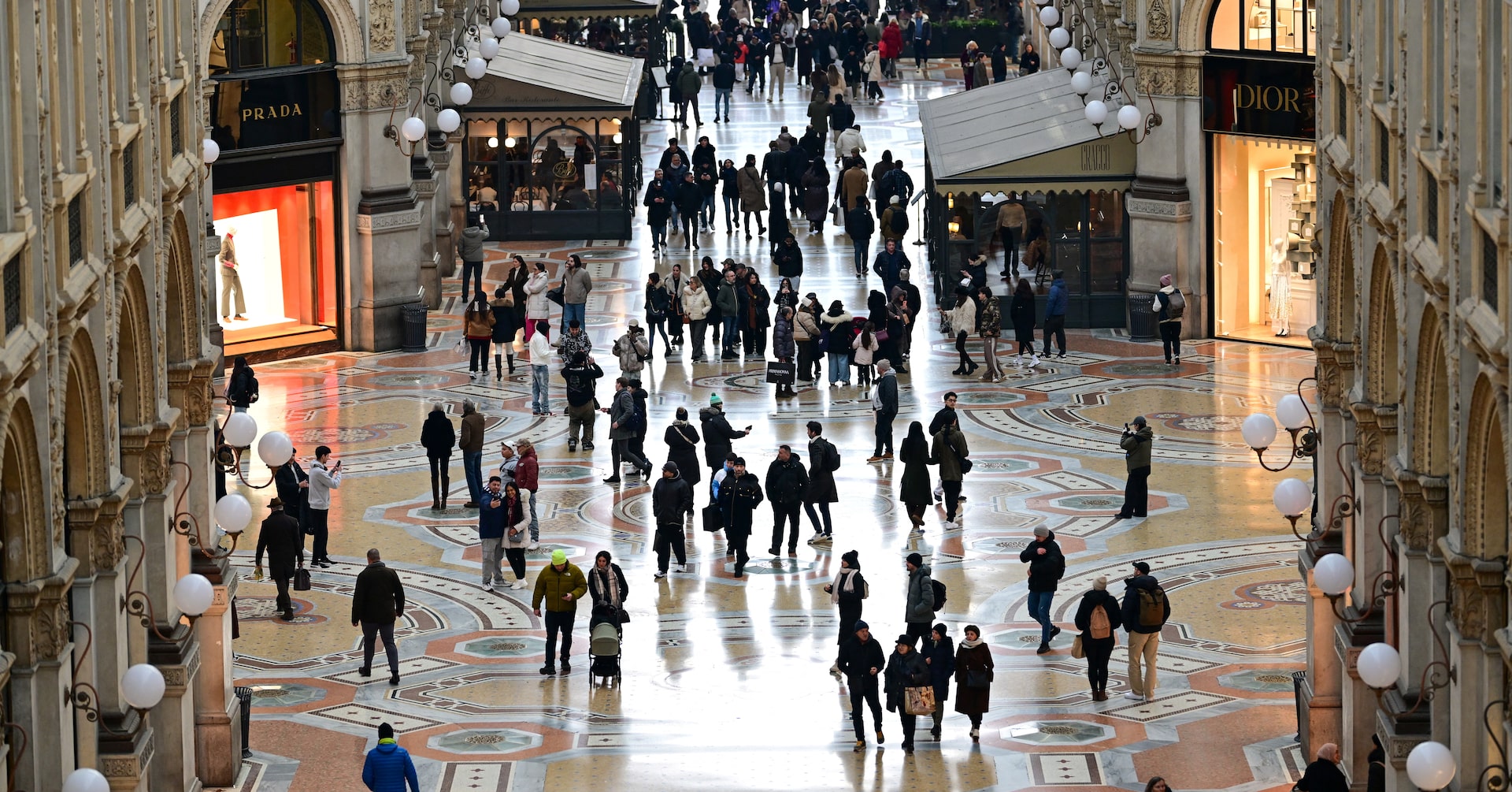 Italy consumer morale plunges to two-and-a-half year low