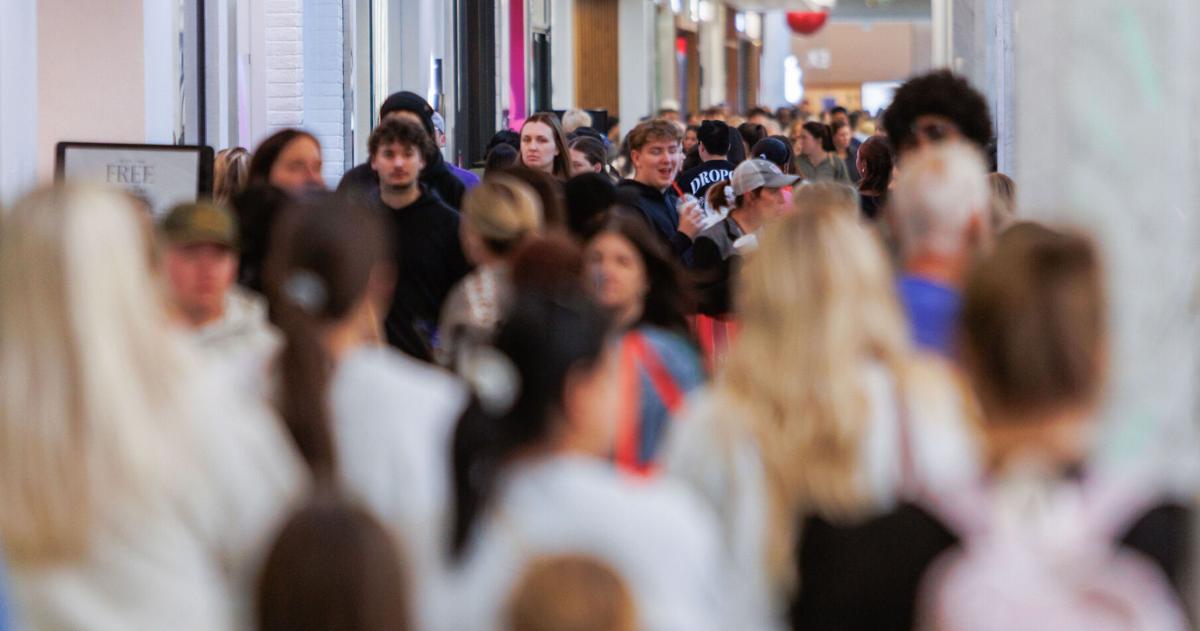 Lakeside mall near New Orleans thrives as shopping malls die | Business News