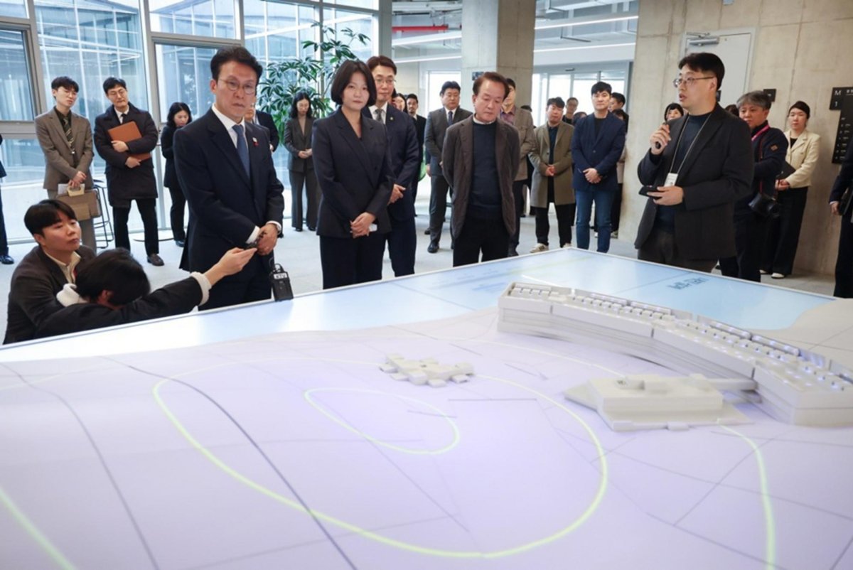 Naver gains e-commerce users after Coupang data breach