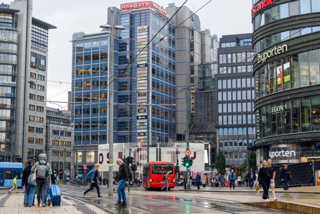 Norway’s Improving Business Outlook in Survey Dents Easing Bets