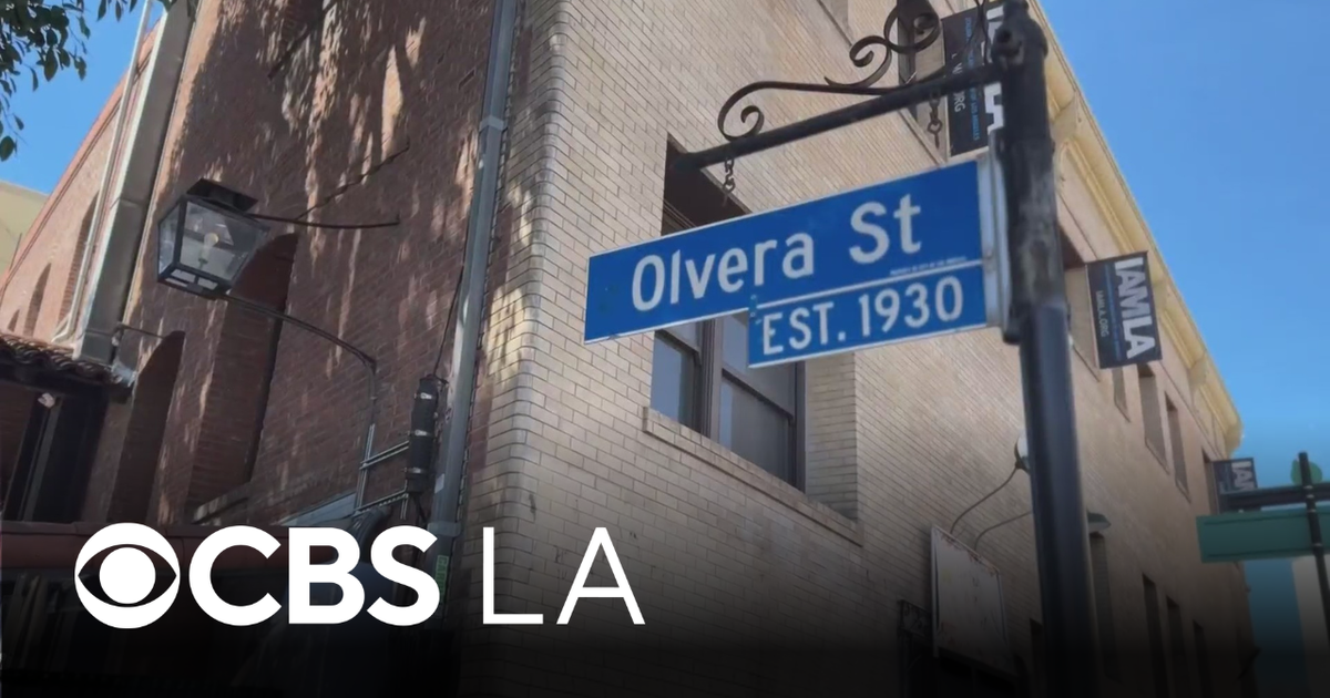 Olvera Street shops struggle to stay in business