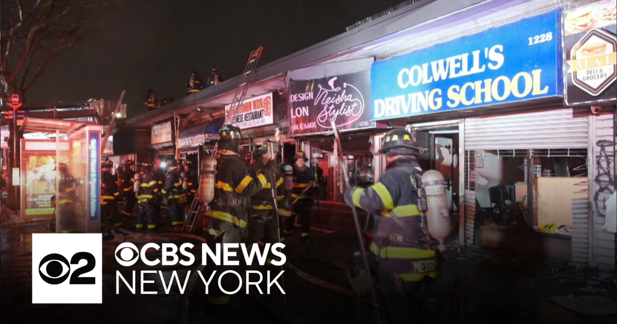Overnight fire tears through business in Williamsbridge, Bronx
