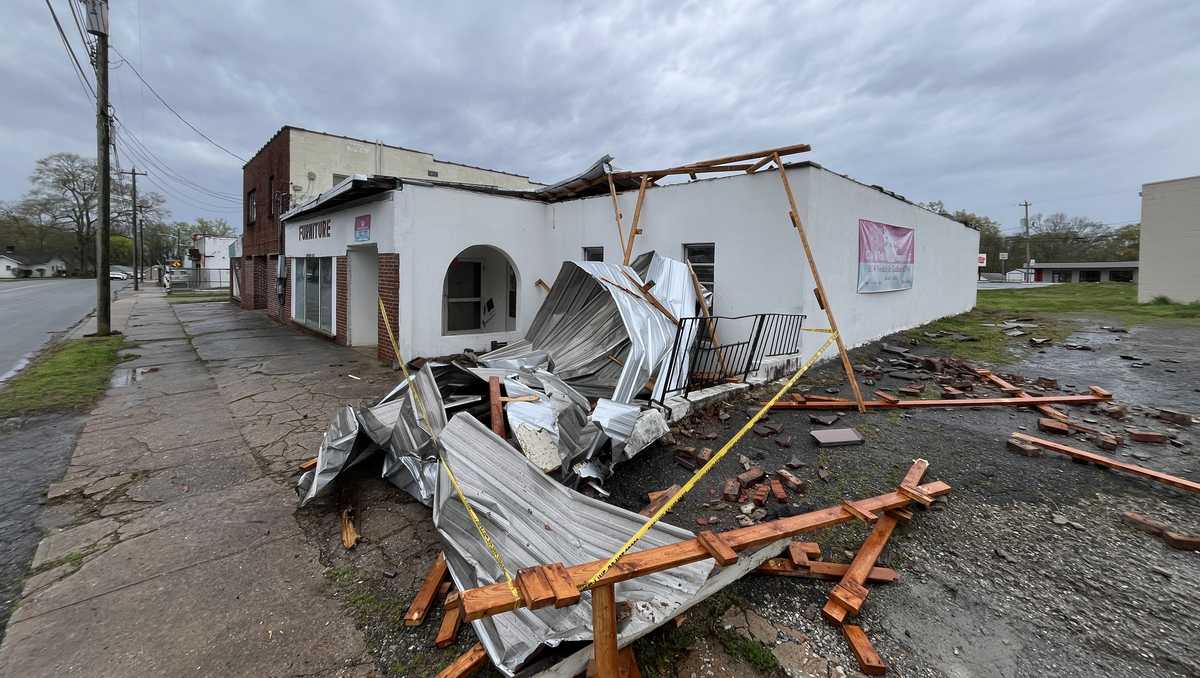 Storm rips roof off of South Carolina business