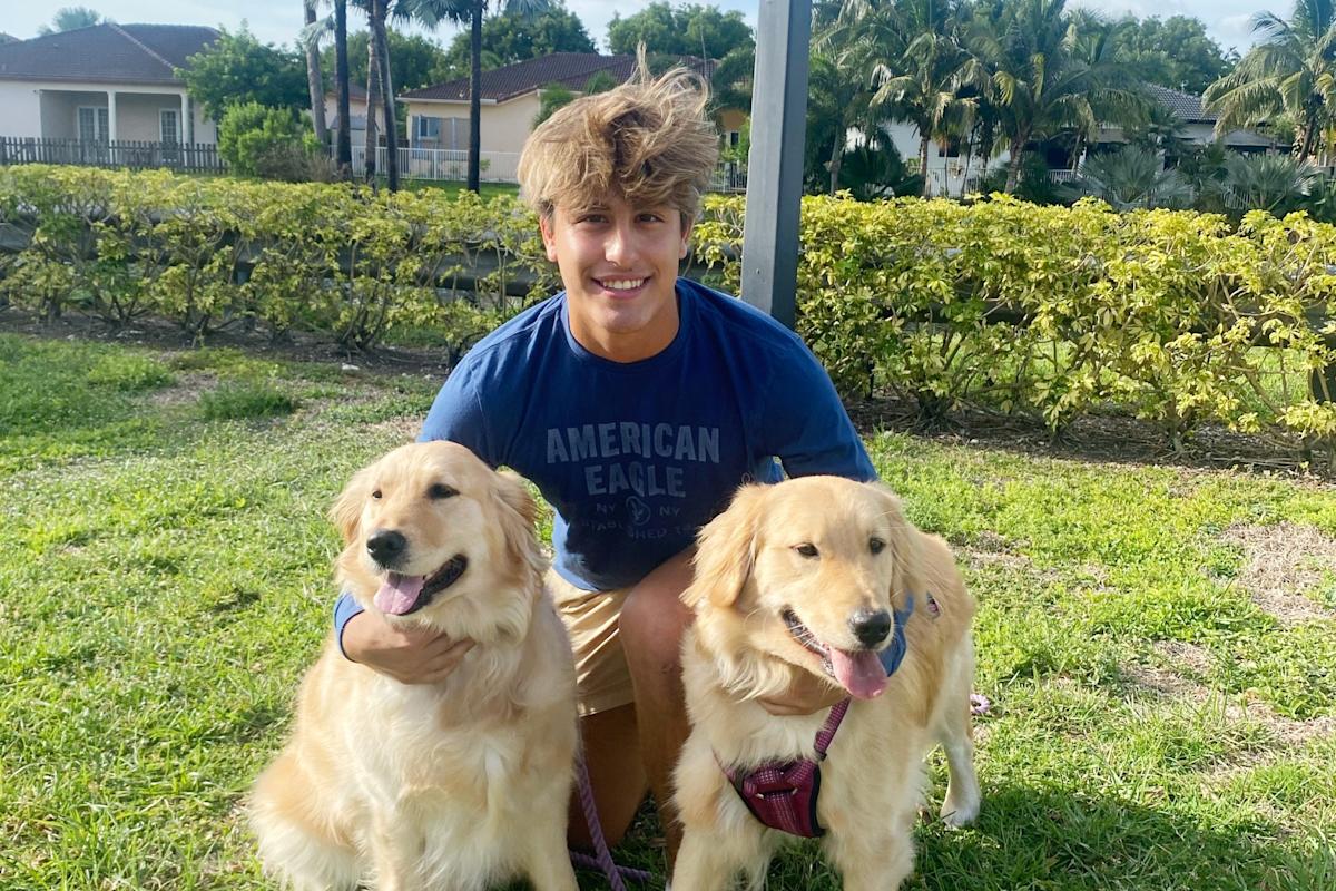 This 18-year-old college student accidentally emailed thousands of classmates—it turned his pet-sitting business into a valuable side hustle