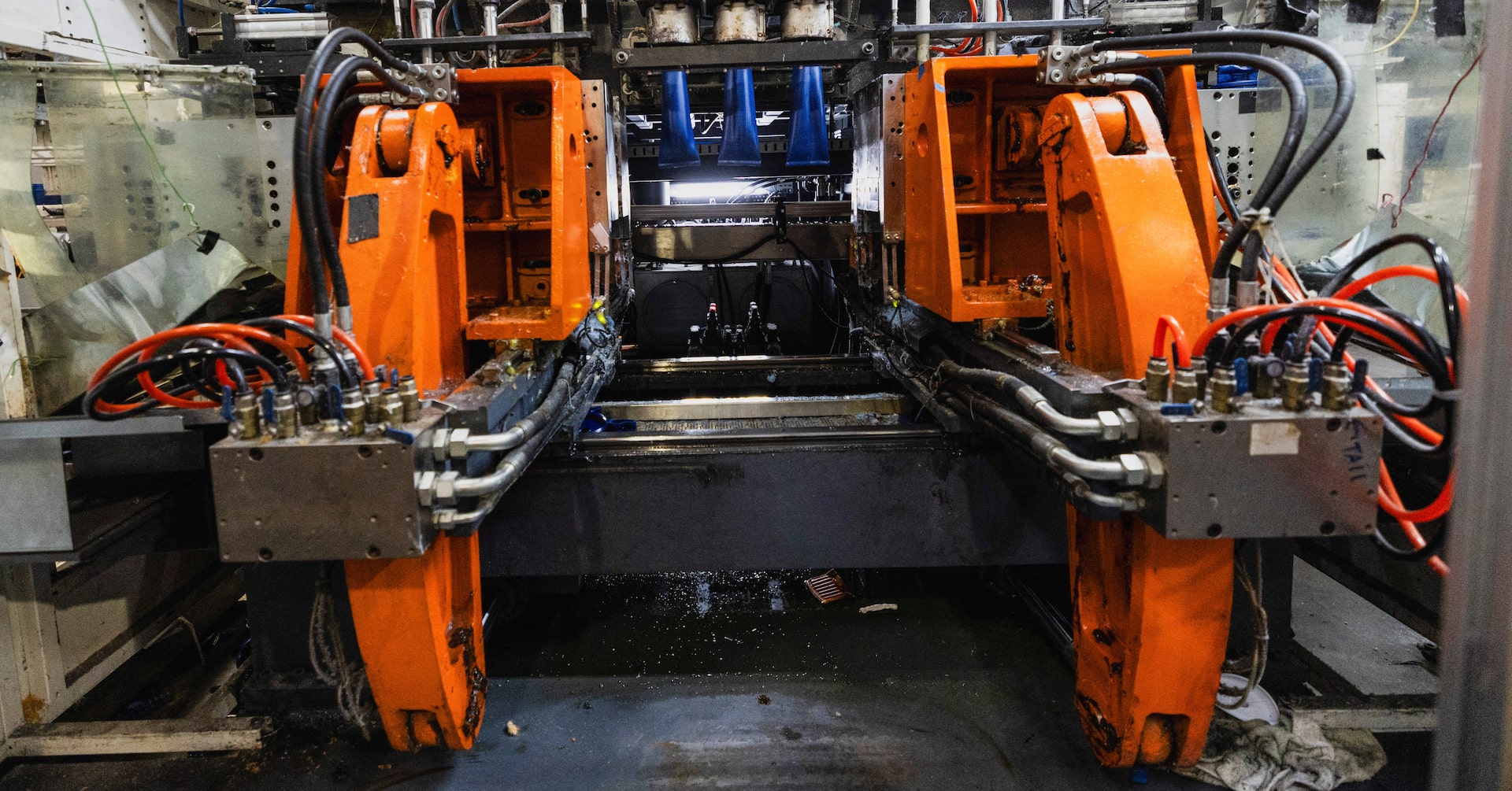 US manufacturing grows steadily in February, input prices surge