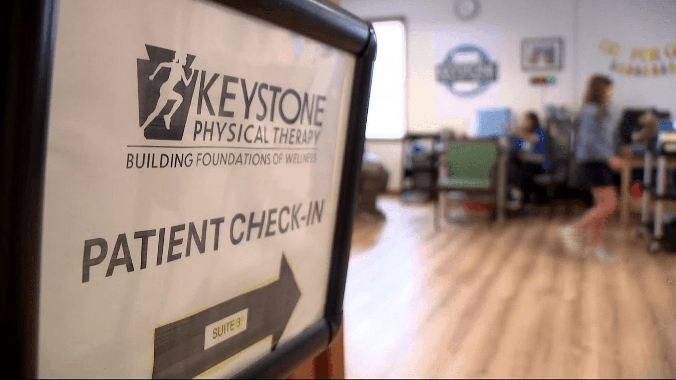 Ribbon cutting held for new location of physical therapy business