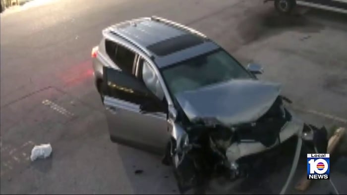 Video shows vehicle crash into Oakland Park business